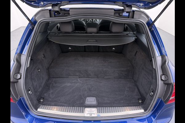Mercedes-Benz C-Klasse Estate 300 EQ Hybrid Business Sol. AMG Night Ltd Panoramadak Trekhaak Navi 360°Camera Stoelverwarming Apple Carplay Android Auto Matrix Led Lmv Privacy Glas Elek. Privacy Glas Bluetooth Elek.Achterklep Led 1.800KG Trekgewicht 1e Eigenaar Dealeronderhouden Origineel Nederlandse Auto