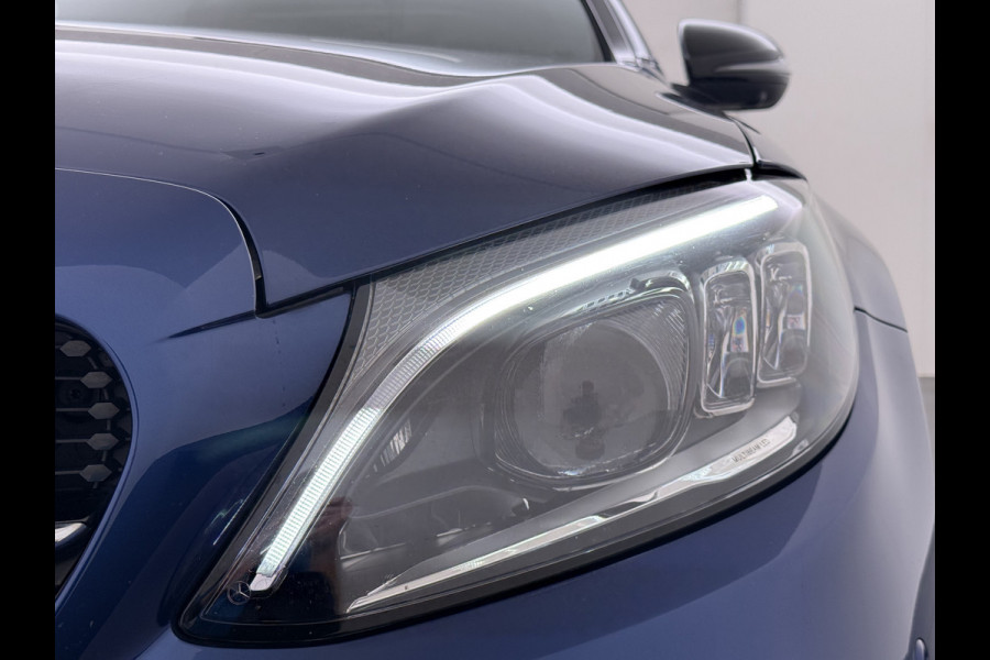 Mercedes-Benz C-Klasse Estate 300 EQ Hybrid Business Sol. AMG Night Ltd Panoramadak Trekhaak Navi 360°Camera Stoelverwarming Apple Carplay Android Auto Matrix Led Lmv Privacy Glas Elek. Privacy Glas Bluetooth Elek.Achterklep Led 1.800KG Trekgewicht 1e Eigenaar Dealeronderhouden Origineel Nederlandse Auto