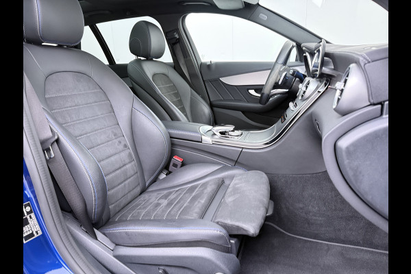 Mercedes-Benz C-Klasse Estate 300 EQ Hybrid Business Sol. AMG Night Ltd Panoramadak Trekhaak Navi 360°Camera Stoelverwarming Apple Carplay Android Auto Matrix Led Lmv Privacy Glas Elek. Privacy Glas Bluetooth Elek.Achterklep Led 1.800KG Trekgewicht 1e Eigenaar Dealeronderhouden Origineel Nederlandse Auto