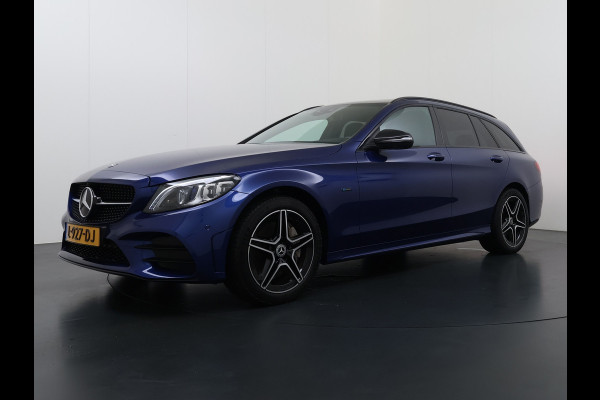 Mercedes-Benz C-Klasse Estate 300 EQ Hybrid Business Sol. AMG Night Ltd Panoramadak Trekhaak Navi 360°Camera Stoelverwarming Apple Carplay Android Auto Matrix Led Lmv Privacy Glas Elek. Privacy Glas Bluetooth Elek.Achterklep Led 1.800KG Trekgewicht 1e Eigenaar Dealeronderhouden Origineel Nederlandse Auto
