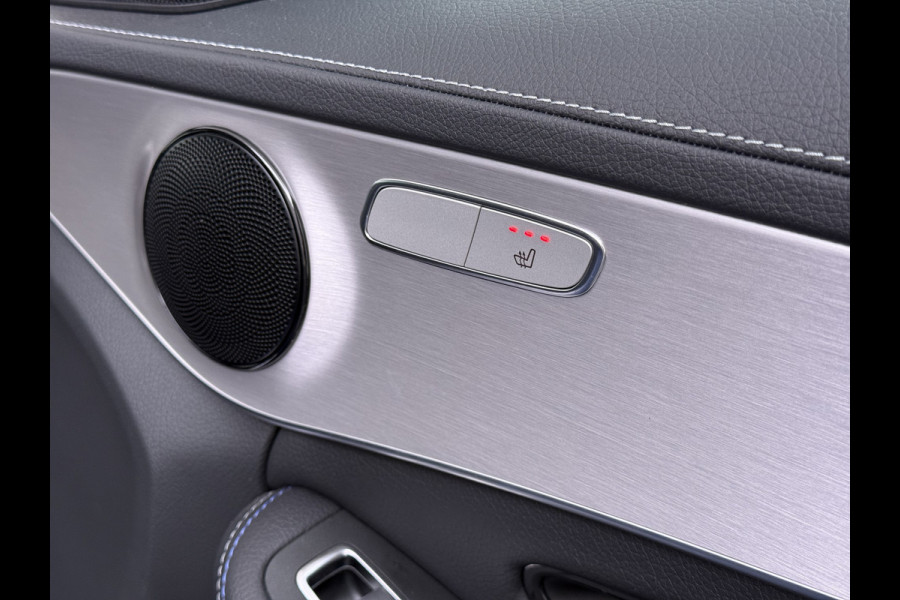 Mercedes-Benz C-Klasse Estate 300 EQ Hybrid Business Sol. AMG Night Ltd Panoramadak Trekhaak Navi 360°Camera Stoelverwarming Apple Carplay Android Auto Matrix Led Lmv Privacy Glas Elek. Privacy Glas Bluetooth Elek.Achterklep Led 1.800KG Trekgewicht 1e Eigenaar Dealeronderhouden Origineel Nederlandse Auto