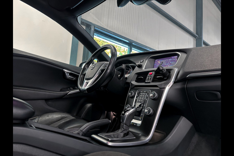 Volvo V40 2.0 D3 R-Design Sport Camera|Navi|Stoelverwarming|NL Auto