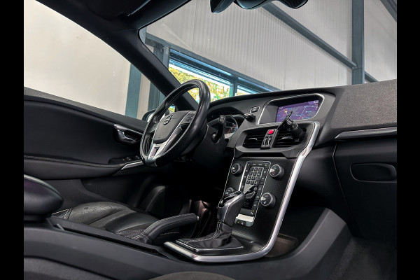 Volvo V40 2.0 D3 R-Design Sport Camera|Navi|Stoelverwarming|NL Auto