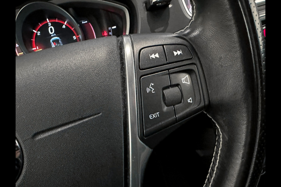 Volvo V40 2.0 D3 R-Design Sport Camera|Navi|Stoelverwarming|NL Auto