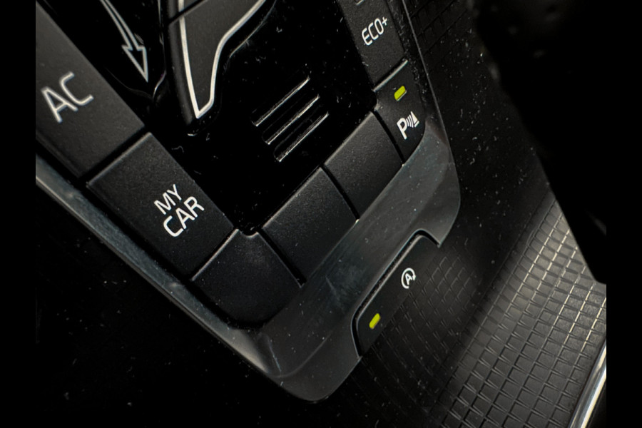 Volvo V40 2.0 D3 R-Design Sport Camera|Navi|Stoelverwarming|NL Auto