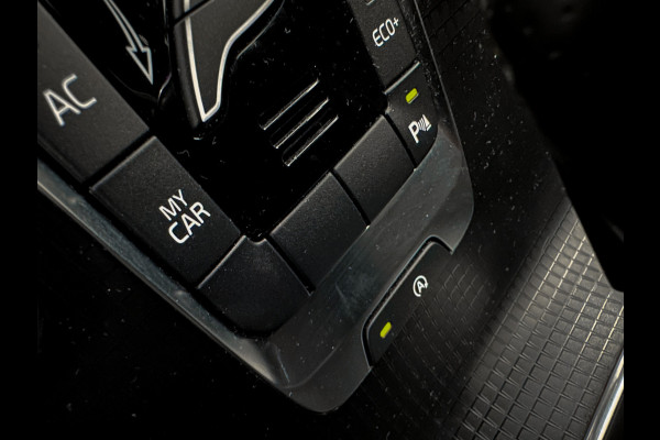 Volvo V40 2.0 D3 R-Design Sport Camera|Navi|Stoelverwarming|NL Auto