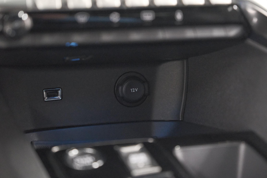 Peugeot 5008 PureTech 130 EAT8 GT | 7 Zitplaatsen | Camera | Adaptieve Cruise Control | Apple Carplay
