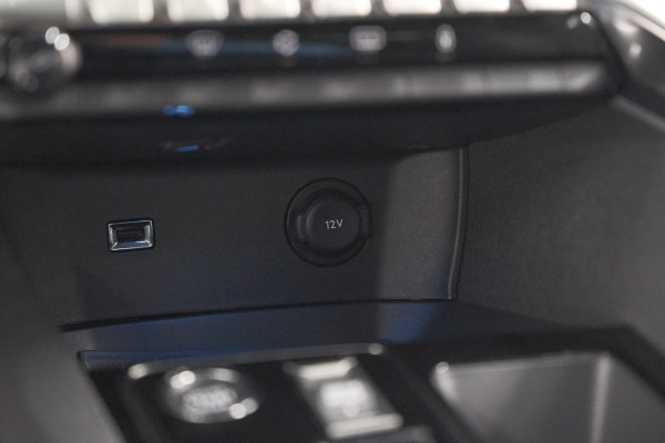 Peugeot 5008 PureTech 130 EAT8 GT | 7 Zitplaatsen | Camera | Adaptieve Cruise Control | Apple Carplay