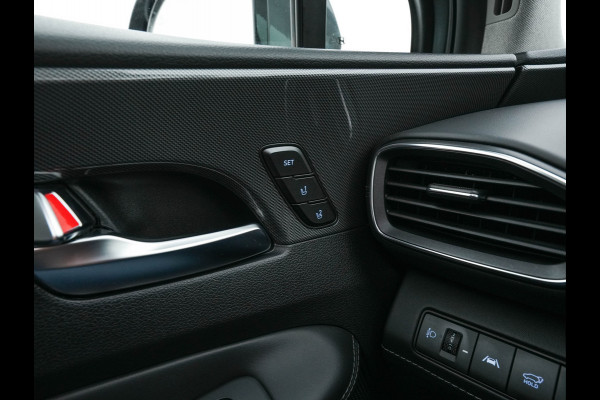 Hyundai Santa Fe 1.6 T-GDI HEV Premium Sky (Face-lift) (INCL-BTW) *PANO | LEATHER | FULL-LED | ADAPTIVE-CRUISE | BLINDSPOT | MEMORY-PACK | DIGI-COCKPIT | SHIFTPADDLES | PRIVACYGLASS | NAVI-FULLMAP | HEAD-UP |19''ALU*