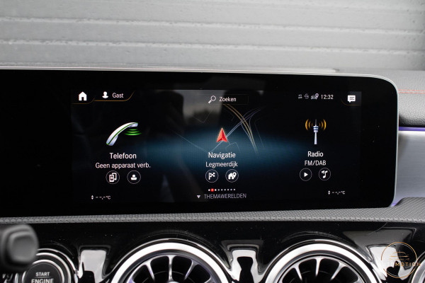 Mercedes-Benz CLA-Klasse 200 AMG Pano Memory Camera Sfeer