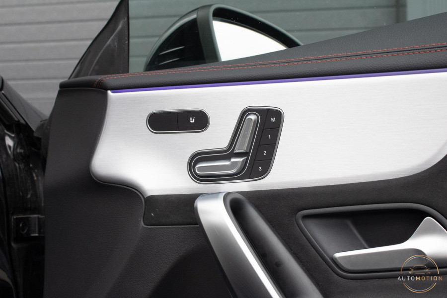 Mercedes-Benz CLA-Klasse 200 AMG Pano Memory Camera Sfeer