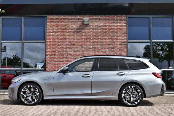 BMW 3 Serie Touring 330e xDrive M-Sport Pano 19inch El-zetels HUD 360-cam LCI-2