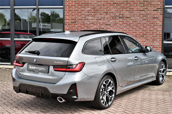 BMW 3 Serie Touring 330e xDrive M-Sport Pano 19inch El-zetels HUD 360-cam LCI-2