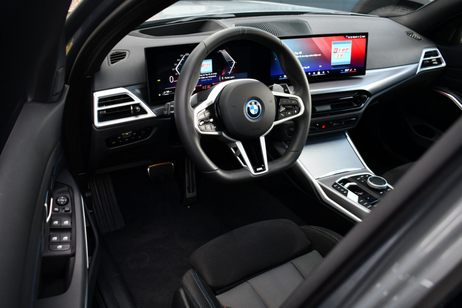 BMW 3 Serie Touring 330e xDrive M-Sport Pano 19inch El-zetels HUD 360-cam LCI-2
