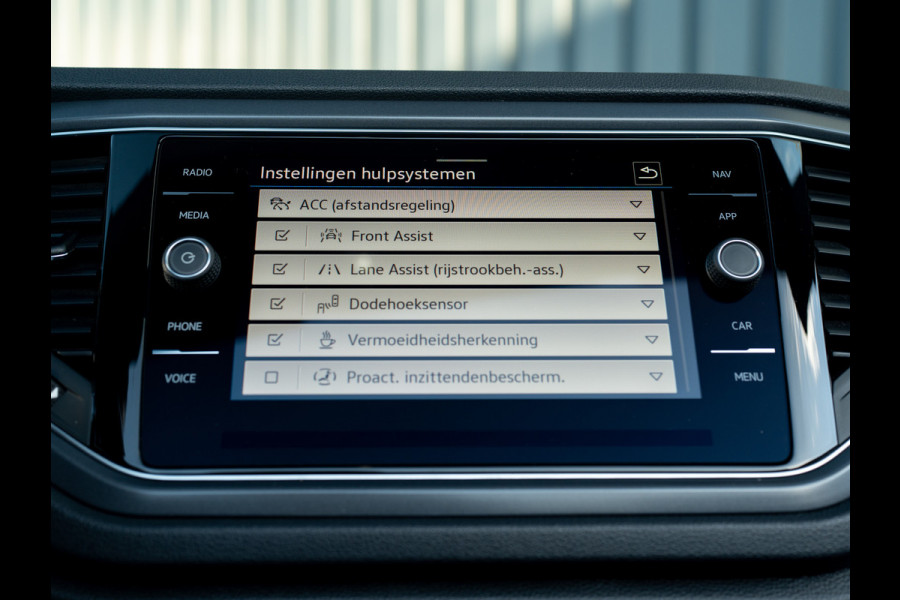 Volkswagen T-Roc Cabrio 1.5 TSI R-Line | Beats | Trekhaak afnb. | Keyless | Camera | 19'' | Prijs Rijklaar!!