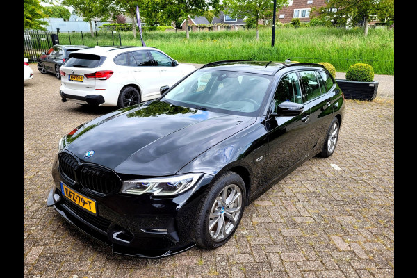 BMW 3 Serie 330E XDRIVE Sport - 360-cam, HUD, Laser, Drive Assist, Trekhaak, Keyless (292PK 1e Eig. BTW)