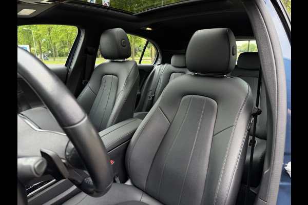 Mercedes-Benz A-Klasse 250 e Business Solution Luxury / Keyless / Trekhaak (1.600KG) / Panodak / Camera / Elek. Stoelen /