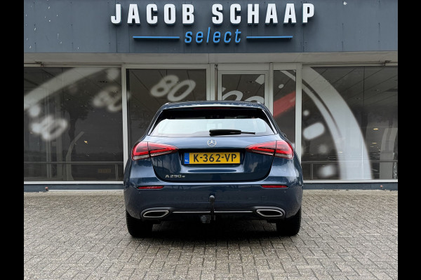 Mercedes-Benz A-Klasse 250 e Business Solution Luxury / Keyless / Trekhaak (1.600KG) / Panodak / Camera / Elek. Stoelen /