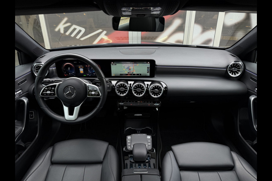 Mercedes-Benz A-Klasse 250 e Business Solution Luxury / Keyless / Trekhaak (1.600KG) / Panodak / Camera / Elek. Stoelen /