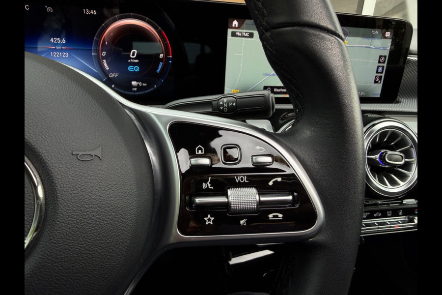 Mercedes-Benz A-Klasse 250 e Business Solution Luxury / Keyless / Trekhaak (1.600KG) / Panodak / Camera / Elek. Stoelen /