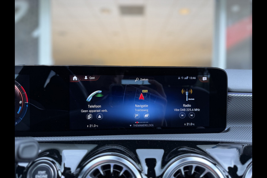 Mercedes-Benz A-Klasse 250 e Business Solution Luxury / Keyless / Trekhaak (1.600KG) / Panodak / Camera / Elek. Stoelen /