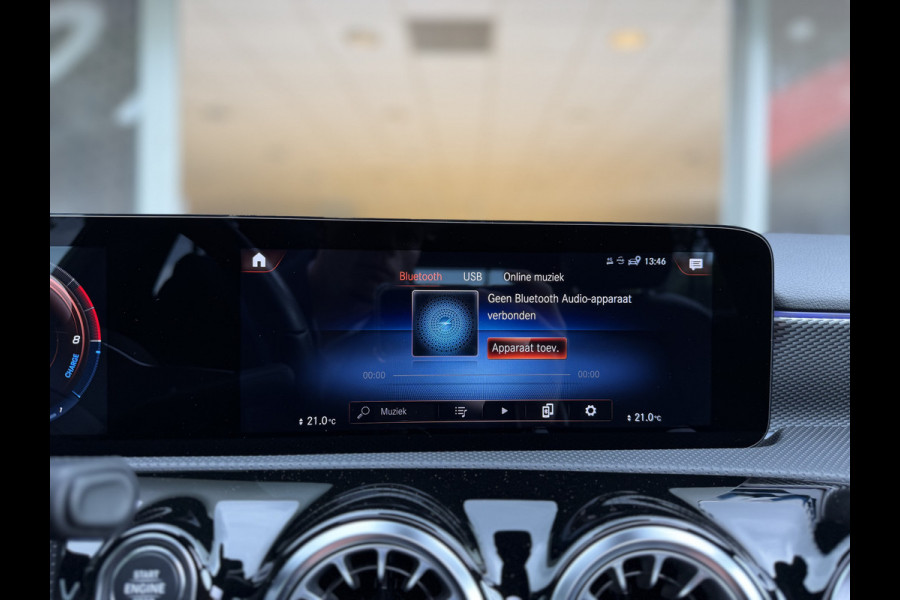 Mercedes-Benz A-Klasse 250 e Business Solution Luxury / Keyless / Trekhaak (1.600KG) / Panodak / Camera / Elek. Stoelen /