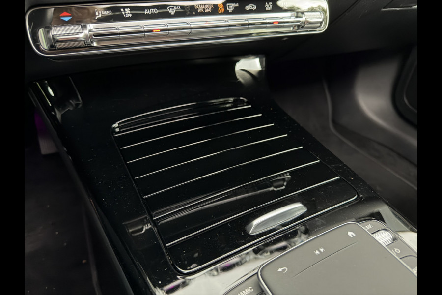 Mercedes-Benz A-Klasse 250 e Business Solution Luxury / Keyless / Trekhaak (1.600KG) / Panodak / Camera / Elek. Stoelen /