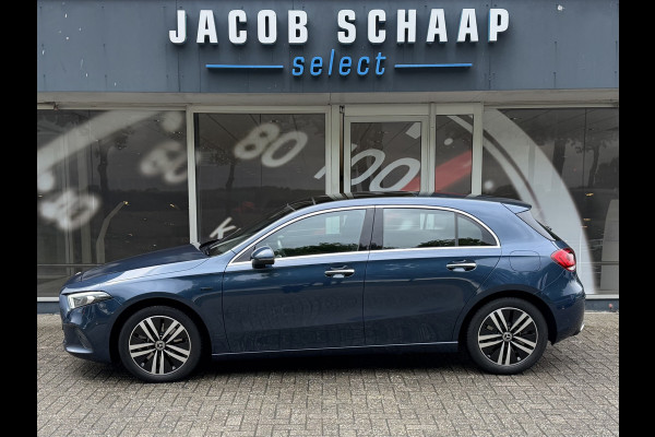 Mercedes-Benz A-Klasse 250 e Business Solution Luxury / Keyless / Trekhaak (1.600KG) / Panodak / Camera / Elek. Stoelen /