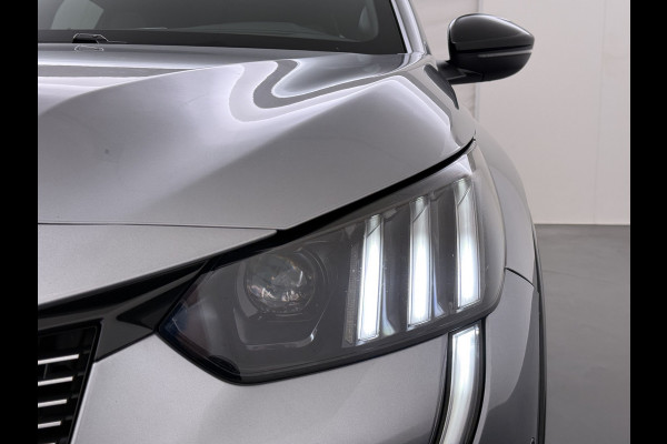 Peugeot e-208 EV GT 350 50 kWh SOH 89% Adap.Cruise 3D-Navi Stoelverwarming 360°Camera Apple Carplay Android Auto Ecc Pdc Privacy Glas Led Isofix DAB Lane Assist Keyless DAB+ 1e Eigenaar Dealeronderhouden Origineel Nederlandse Auto