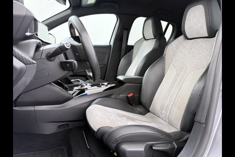 Peugeot e-208 EV GT 350 50 kWh SOH 89% Adap.Cruise 3D-Navi Stoelverwarming 360°Camera Apple Carplay Android Auto Ecc Pdc Privacy Glas Led Isofix DAB Lane Assist Keyless DAB+ 1e Eigenaar Dealeronderhouden Origineel Nederlandse Auto