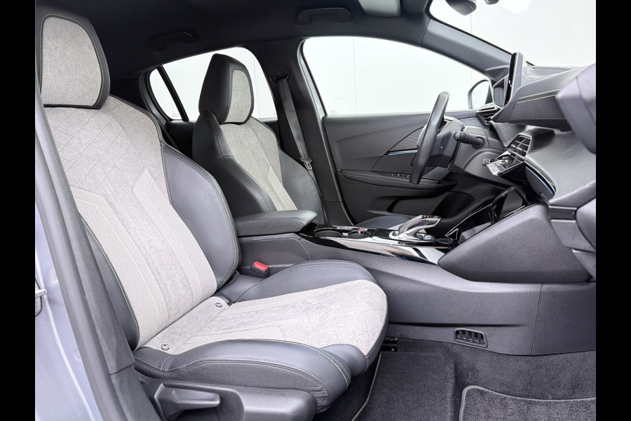 Peugeot e-208 EV GT 350 50 kWh SOH 89% Adap.Cruise 3D-Navi Stoelverwarming 360°Camera Apple Carplay Android Auto Ecc Pdc Privacy Glas Led Isofix DAB Lane Assist Keyless DAB+ 1e Eigenaar Dealeronderhouden Origineel Nederlandse Auto