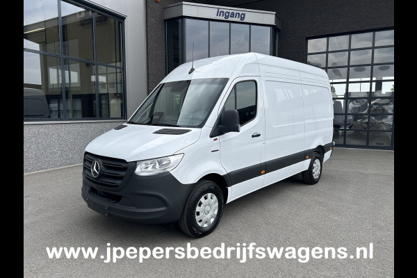 Mercedes-Benz eSprinter 320 L2 H2 Pro 81kWh / Snel laden 115Kw / Trekhaak / MBUX / Navigatie / Camera / Cruise control / Airco / 270 Graden achterdeuren