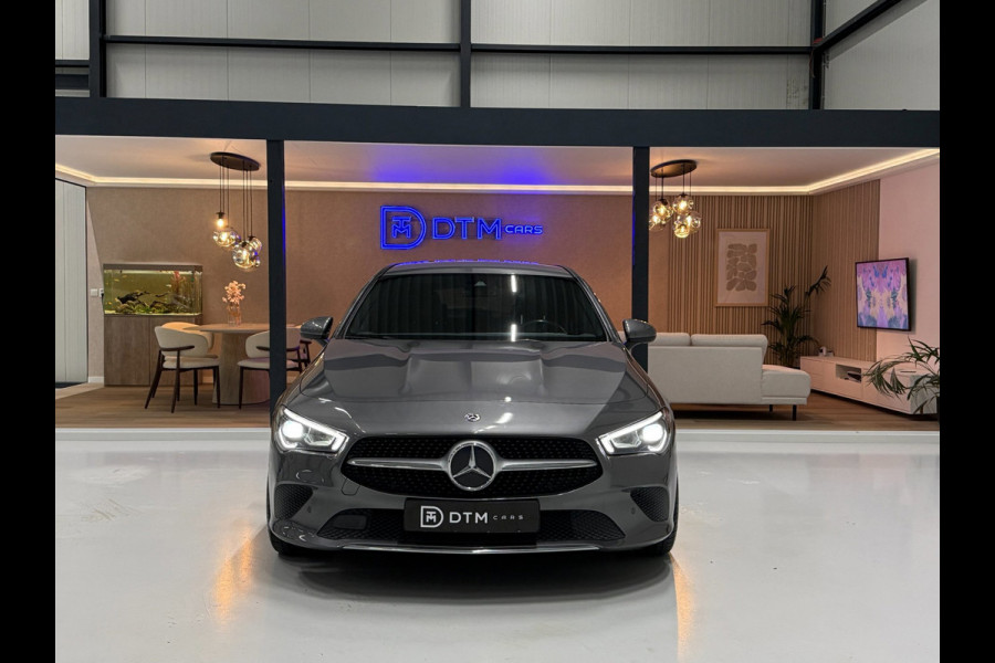 Mercedes-Benz CLA-Klasse Shooting Brake Automaat | 19 inch AMG | MBUX | LED | Navigatie | Parkeersensoren