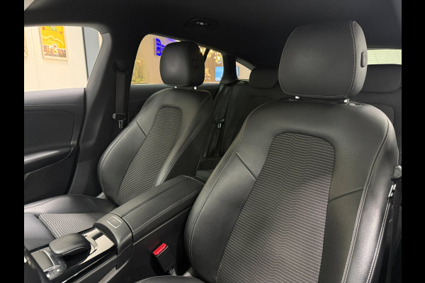 Mercedes-Benz CLA-Klasse Shooting Brake Automaat | 19 inch AMG | MBUX | LED | Navigatie | Parkeersensoren
