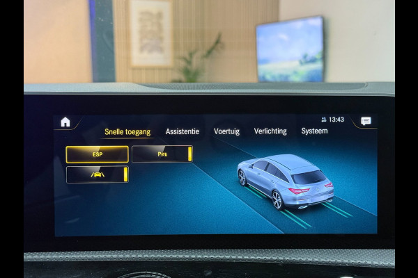 Mercedes-Benz CLA-Klasse Shooting Brake Automaat | 19 inch AMG | MBUX | LED | Navigatie | Parkeersensoren
