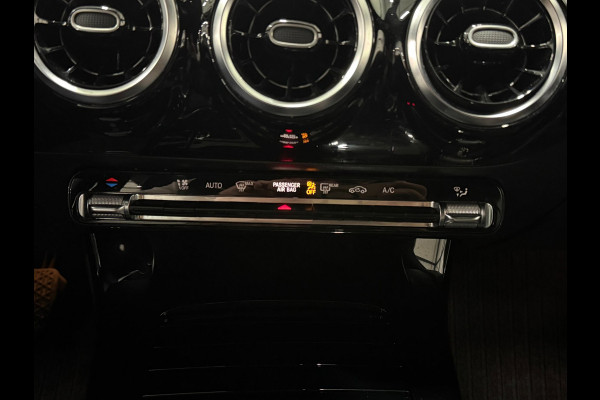 Mercedes-Benz CLA-Klasse Shooting Brake Automaat | 19 inch AMG | MBUX | LED | Navigatie | Parkeersensoren