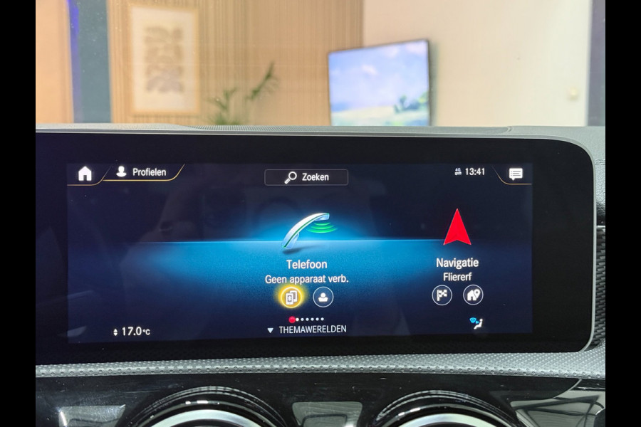 Mercedes-Benz CLA-Klasse Shooting Brake Automaat | 19 inch AMG | MBUX | LED | Navigatie | Parkeersensoren
