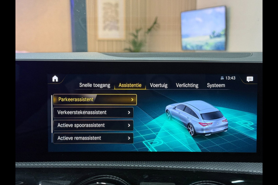 Mercedes-Benz CLA-Klasse Shooting Brake Automaat | 19 inch AMG | MBUX | LED | Navigatie | Parkeersensoren