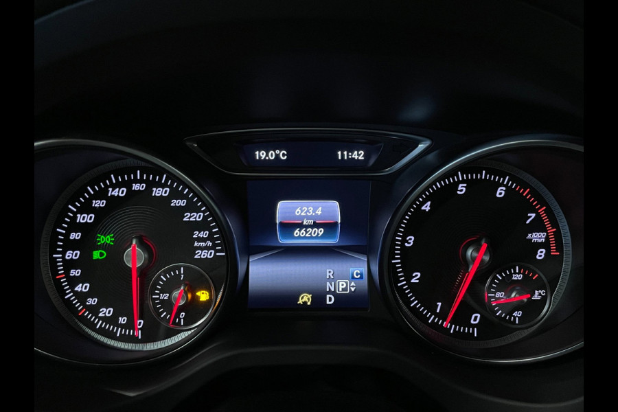 Mercedes-Benz CLA-Klasse Shooting Brake 180|AMG PAKKET|LEDER|CAMERA|CRUISE CONTROL|STOELVERWARMING|NAVIGATIE|NAP|ORG. NL-AUTO|