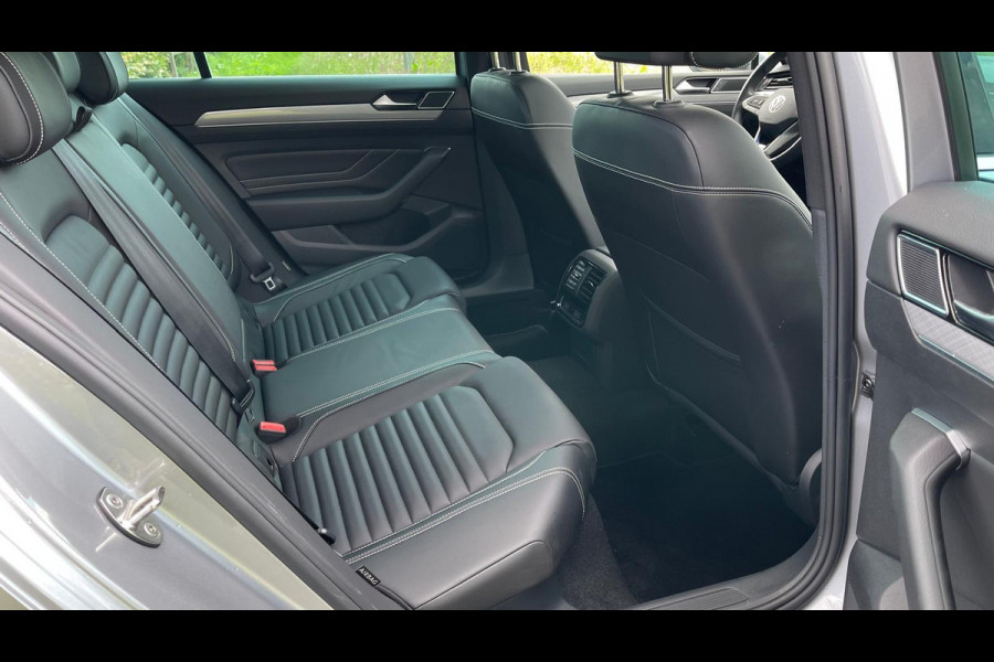 Volkswagen Passat 1.4 TSI PHEV GTE Business | Plug-in Hybride | Panoramadak | Head-up | Nederlandse auto origineel 10.000km | Trekhaak |