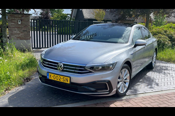 Volkswagen Passat 1.4 TSI PHEV GTE Business | Plug-in Hybride | Panoramadak | Head-up | Nederlandse auto origineel 10.000km | Trekhaak |