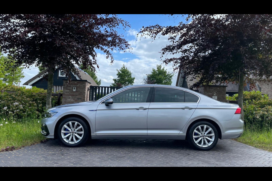 Volkswagen Passat 1.4 TSI PHEV GTE Business | Plug-in Hybride | Panoramadak | Head-up | Nederlandse auto origineel 10.000km | Trekhaak |