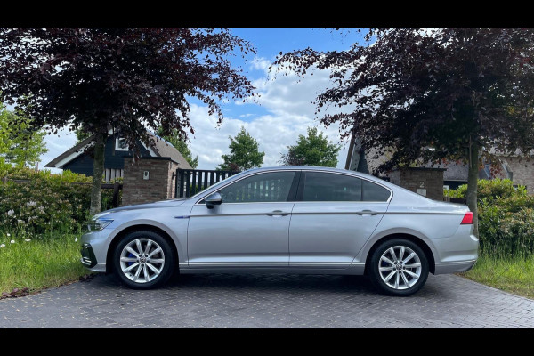 Volkswagen Passat 1.4 TSI PHEV GTE Business | Plug-in Hybride | Panoramadak | Head-up | Nederlandse auto origineel 10.000km | Trekhaak |