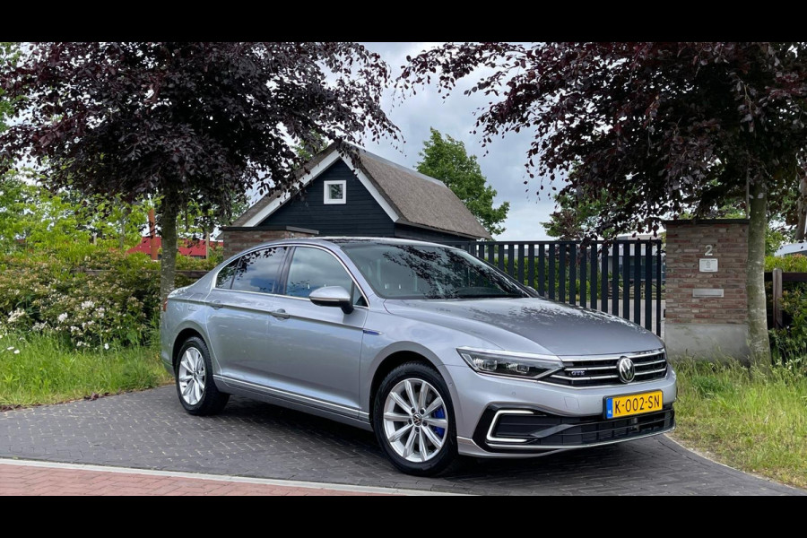 Volkswagen Passat 1.4 TSI PHEV GTE Business | Plug-in Hybride | Panoramadak | Head-up | Nederlandse auto origineel 10.000km | Trekhaak |