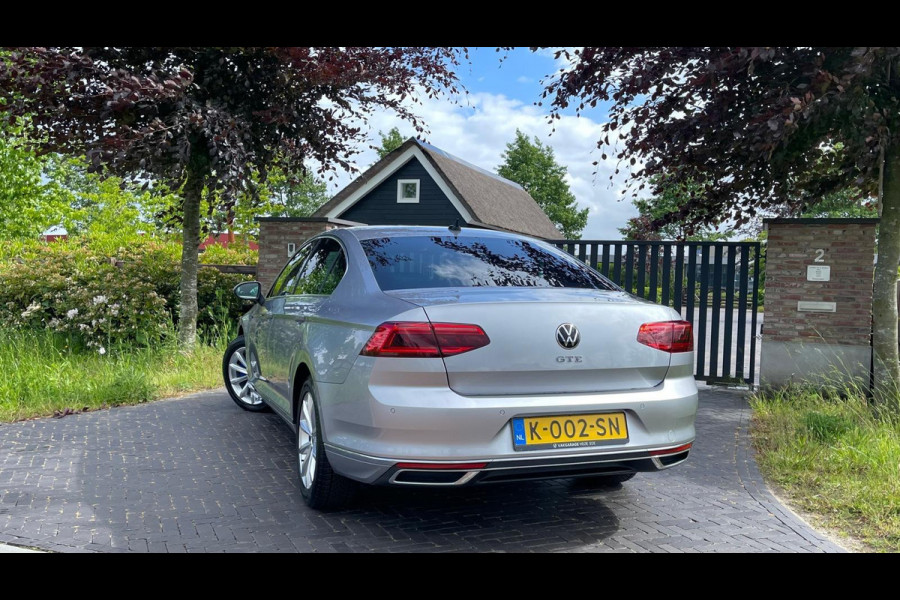 Volkswagen Passat 1.4 TSI PHEV GTE Business | Plug-in Hybride | Panoramadak | Head-up | Nederlandse auto origineel 10.000km | Trekhaak |