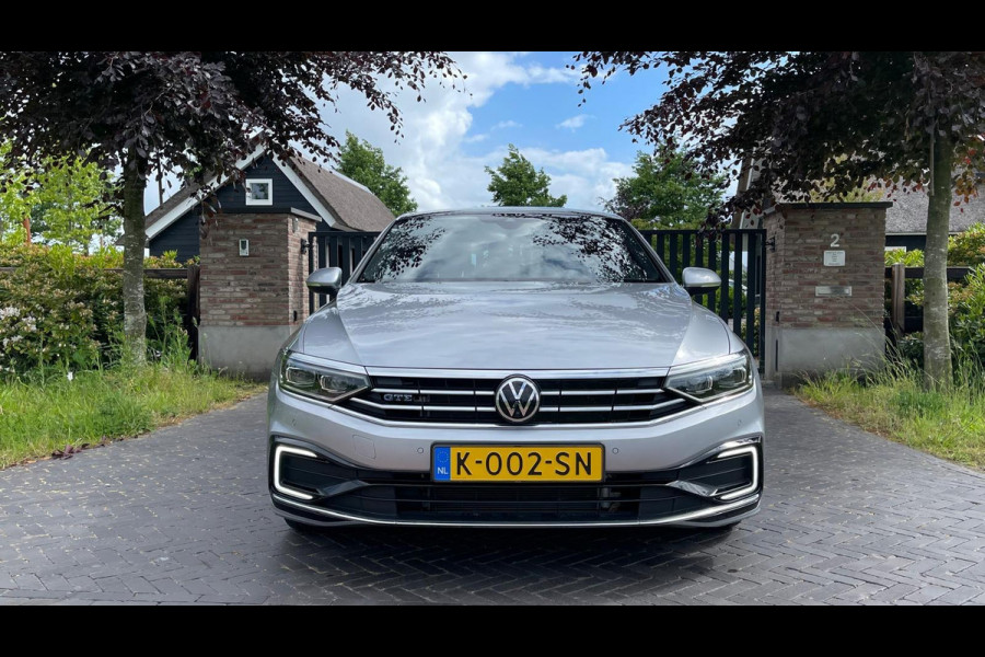 Volkswagen Passat 1.4 TSI PHEV GTE Business | Plug-in Hybride | Panoramadak | Head-up | Nederlandse auto origineel 10.000km | Trekhaak |