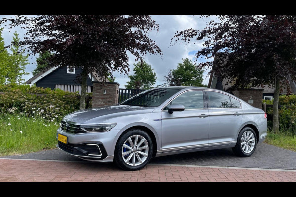 Volkswagen Passat 1.4 TSI PHEV GTE Business | Plug-in Hybride | Panoramadak | Head-up | Nederlandse auto origineel 10.000km | Trekhaak |