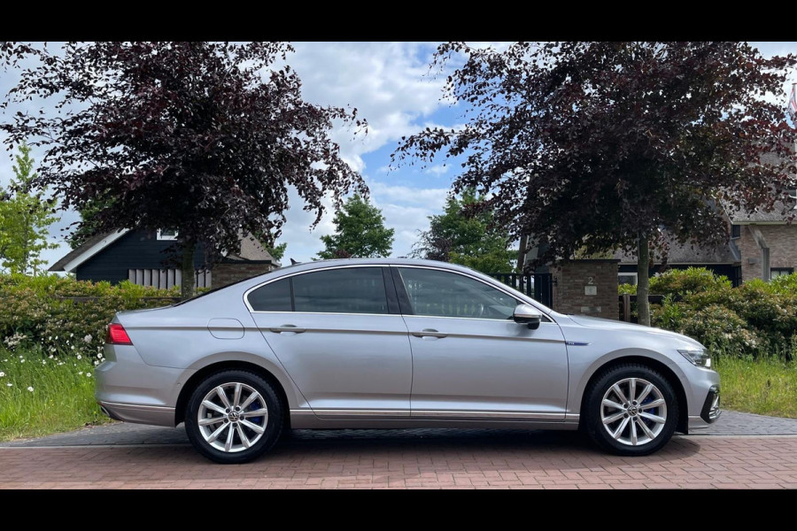 Volkswagen Passat 1.4 TSI PHEV GTE Business | Plug-in Hybride | Panoramadak | Head-up | Nederlandse auto origineel 10.000km | Trekhaak |