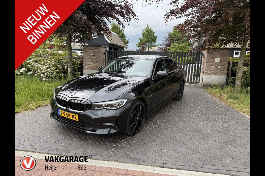 BMW 3-serie 320e Business Edition Plus | Sportstoelen | Sfeerverlichting | 19Inch | Dealer onderhouden | Camera |