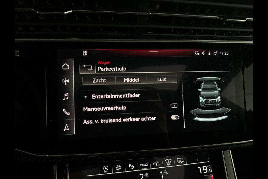 Audi RSQ8 4.0 TFSI quattro Pano|Ceramic|HuD|B&O 3D|Trekhaak